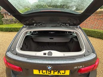BMW 3 SERIES 1.5 318I SE Auto 5dr