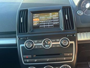 Land Rover FREELANDER 2 2.2 SD4 XS SUV 5dr Diesel CommandShift 4WD Euro 5 (190 ps) AA IN