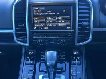 Porsche CAYENNE 3.0 TD V6 SUV 5dr Diesel TiptronicS 4WD Euro 6 (s/s) (262 ps) AA