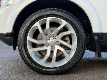 Land Rover DISCOVERY 4 3.0 SD V6 HSE SUV 5dr Diesel Auto 4WD Euro 6 (s/s) (256 bhp) AA 