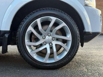 Land Rover DISCOVERY 4 3.0 SD V6 HSE SUV 5dr Diesel Auto 4WD Euro 6 (s/s) (256 bhp) AA 