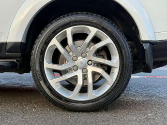 Land Rover DISCOVERY 4 3.0 SD V6 HSE SUV 5dr Diesel Auto 4WD Euro 6 (s/s) (256 bhp) AA 