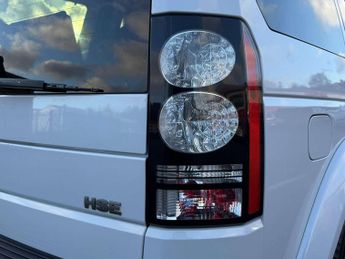 Land Rover DISCOVERY 4 3.0 SD V6 HSE SUV 5dr Diesel Auto 4WD Euro 6 (s/s) (256 bhp) AA 