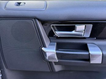 Land Rover DISCOVERY 4 3.0 SD V6 HSE SUV 5dr Diesel Auto 4WD Euro 6 (s/s) (256 bhp) AA 