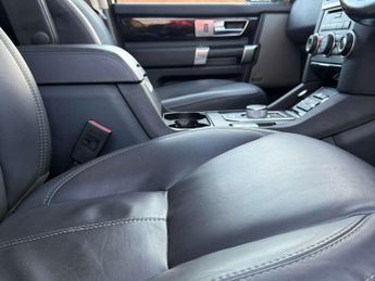 Land Rover DISCOVERY 4 3.0 SD V6 HSE SUV 5dr Diesel Auto 4WD Euro 6 (s/s) (256 bhp) AA 