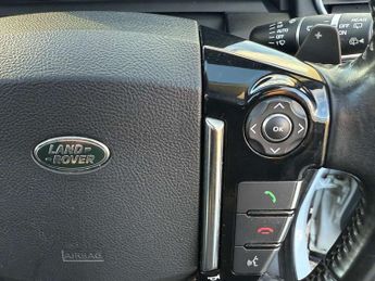 Land Rover DISCOVERY 4 3.0 SD V6 HSE SUV 5dr Diesel Auto 4WD Euro 6 (s/s) (256 bhp) AA 