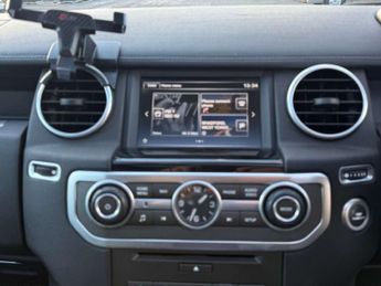 Land Rover DISCOVERY 4 3.0 SD V6 HSE SUV 5dr Diesel Auto 4WD Euro 6 (s/s) (256 bhp) AA 