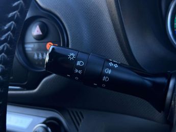 TOYOTA YARIS 1.5 Yaris Icon TSS Hybrid VVT-i CVT 5dr