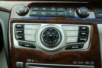 Nissan ELGRAND E51 AUTO