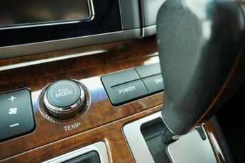 Nissan ELGRAND E51 AUTO