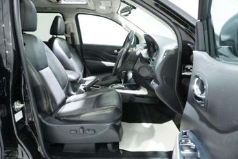 Nissan NAVARA 2.3 dCi N-Guard Pickup Double Cab 4dr Diesel Auto 4WD Euro 6 (19