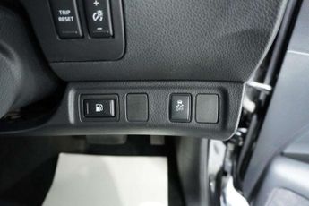 Nissan NAVARA 2.3 dCi N-Guard Pickup Double Cab 4dr Diesel Auto 4WD Euro 6 (19