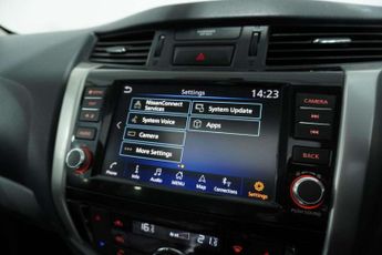 Nissan NAVARA 2.3 dCi N-Guard Pickup Double Cab 4dr Diesel Auto 4WD Euro 6 (19