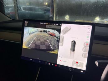 TESLA MODEL 3 Model 3 Standard Range + 4dr