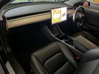 TESLA MODEL 3 Model 3 Standard Range + 4dr