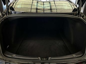 TESLA MODEL 3 Model 3 Standard Range + 4dr
