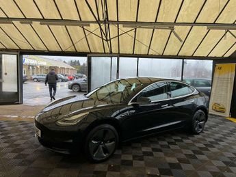 TESLA MODEL 3 Model 3 Standard Range + 4dr