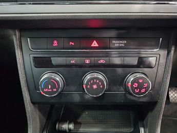 SEAT LEON 1.6 Leon SE Dynamic TDI Semi-Auto 5dr