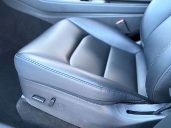 TESLA MODEL Y Model Y Long Range AWD 4WD 5dr