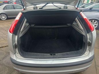 FORD FOCUS 1.6 Focus Zetec Climate 5dr