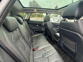 Land Rover RANGE ROVER EVOQUE 2.0 Range Rover Evoque Dynamic Luxury Si4 Auto 4WD 5dr