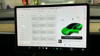 TESLA MODEL 3 Model 3 Long Range AWD 4WD 4dr