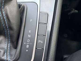 VOLKSWAGEN GOLF e-Golf 5dr