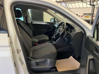 VOLKSWAGEN TIGUAN 2.0 Tiguan SE Nav TDI Semi-Auto 5dr