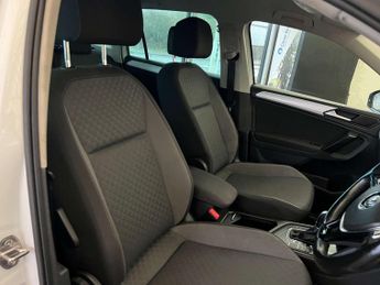 VOLKSWAGEN TIGUAN 2.0 Tiguan SE Nav TDI Semi-Auto 5dr