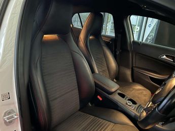 MERCEDES-BENZ GLA 2.0 GLA250 AMG Line Executive 4Matic Auto 4WD 5dr