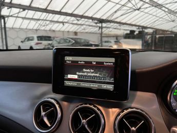 MERCEDES-BENZ GLA 2.0 GLA250 AMG Line Executive 4Matic Auto 4WD 5dr