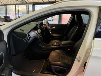 MERCEDES-BENZ GLA 2.0 GLA250 AMG Line Executive 4Matic Auto 4WD 5dr