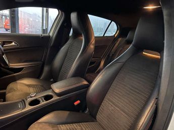 MERCEDES-BENZ GLA 2.0 GLA250 AMG Line Executive 4Matic Auto 4WD 5dr