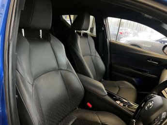 TOYOTA C-HR 1.8 C-HR-Dynamic HEV CVT 5dr