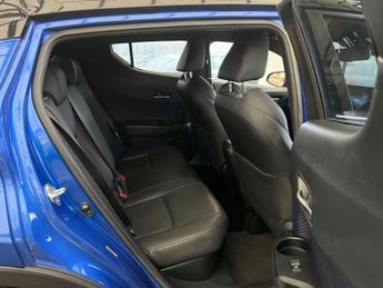 TOYOTA C-HR 1.8 C-HR-Dynamic HEV CVT 5dr