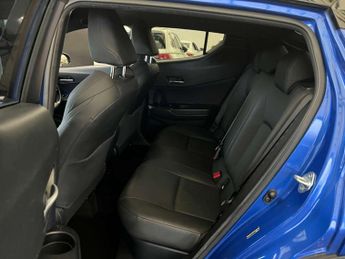 TOYOTA C-HR 1.8 C-HR-Dynamic HEV CVT 5dr