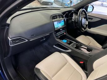 JAGUAR F-PACE 2.0 F-Pace R-Sport AWD D Auto 4WD 5dr