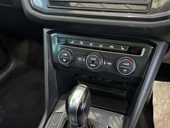 VOLKSWAGEN TIGUAN 2.0 Tiguan SEL TDI BlueMotion Technology 4Motion Semi-Auto 4WD 5