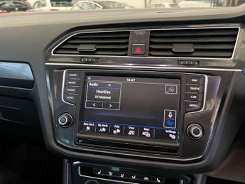 VOLKSWAGEN TIGUAN 2.0 Tiguan SEL TDI BlueMotion Technology 4Motion Semi-Auto 4WD 5