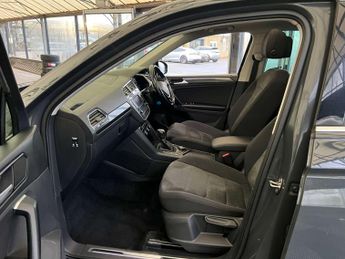 VOLKSWAGEN TIGUAN 2.0 Tiguan SEL TDI BlueMotion Technology 4Motion Semi-Auto 4WD 5