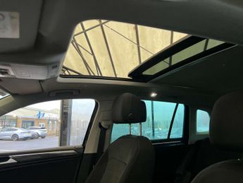 VOLKSWAGEN TIGUAN 2.0 Tiguan SEL TDI BlueMotion Technology 4Motion Semi-Auto 4WD 5