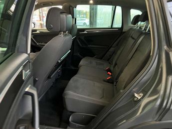 VOLKSWAGEN TIGUAN 2.0 Tiguan SEL TDI BlueMotion Technology 4Motion Semi-Auto 4WD 5