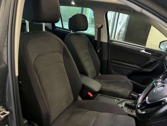 VOLKSWAGEN TIGUAN 2.0 Tiguan SEL TDI BlueMotion Technology 4Motion Semi-Auto 4WD 5