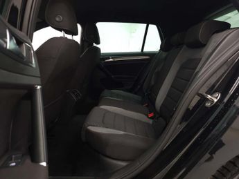 VOLKSWAGEN GOLF 2.0 Golf R-Line Edition TDI Semi-Auto 5dr