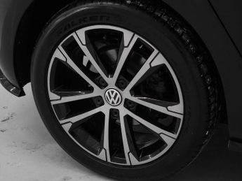 VOLKSWAGEN GOLF 2.0 Golf R-Line Edition TDI Semi-Auto 5dr