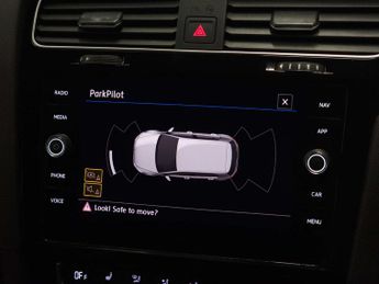 VOLKSWAGEN GOLF 2.0 Golf R-Line Edition TDI Semi-Auto 5dr