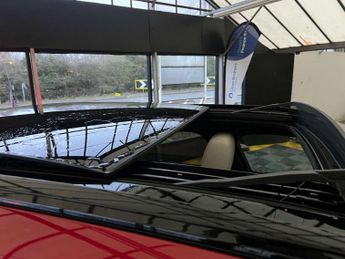 LAND ROVER RANGE ROVER VELAR 2.0 Range Rover Velar R-Dynamic SE D180 Auto 4WD 5dr