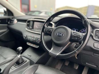KIA SORENTO 2.2 CRDi KX-2 SUV 5dr Diesel Manual AWD Euro 6 (s/s) (197 bhp)