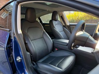 TESLA MODEL 3 Model 3 4dr