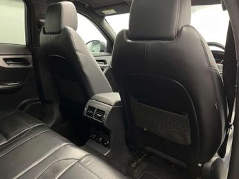 Jaguar F-PACE 2.0 F-Pace R-Sport AWD D Auto 4WD 5dr